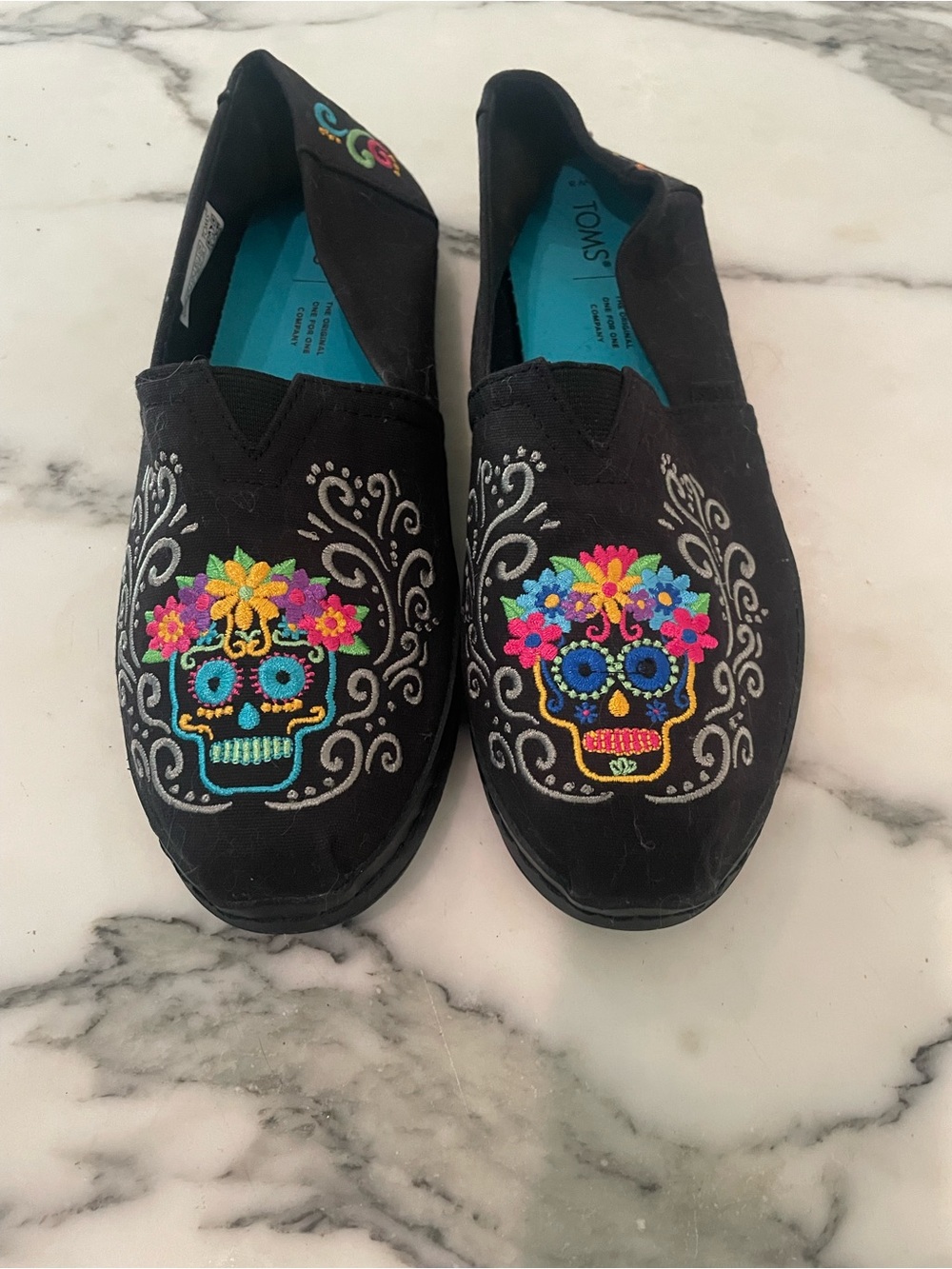 NWOT TOMS Day of the Dead Alpargata Slip Ons Size 8